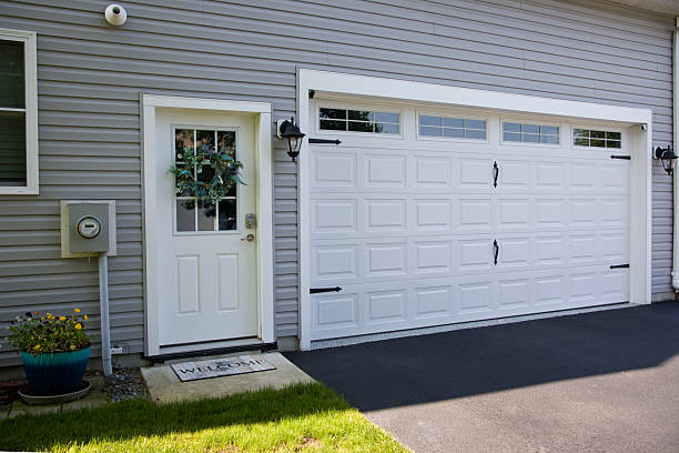 24/7 Emergency Garage Door Panel Replacement experts in Vidalia, LA